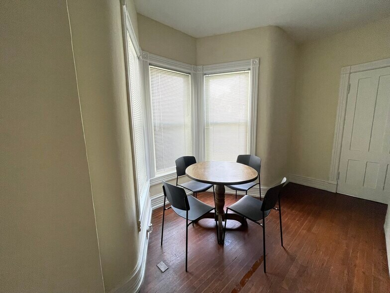 Dining Nook - 18 Otsego St