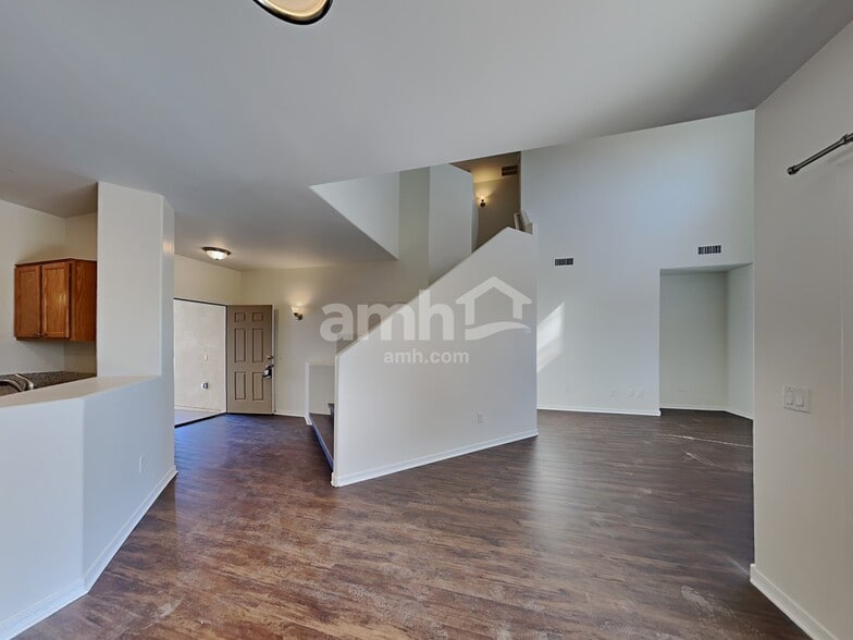 Building Photo - 143 E Camino Del Abeto