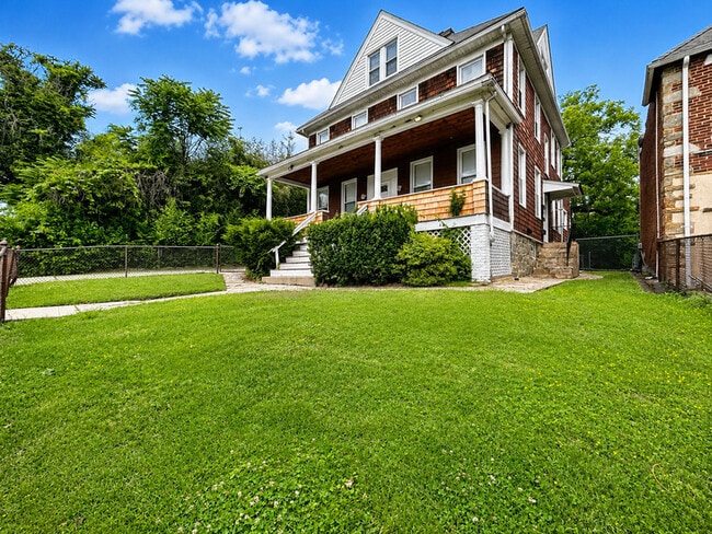Building Photo - 516 Beaumont Ave