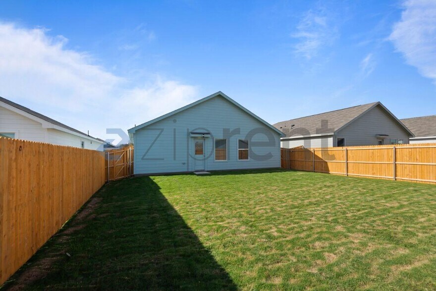 Building Photo - Unit