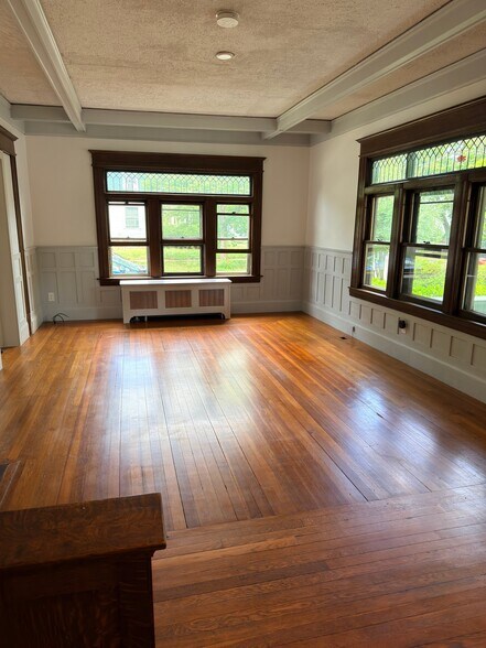 Building Photo - 62 Firglade Ave