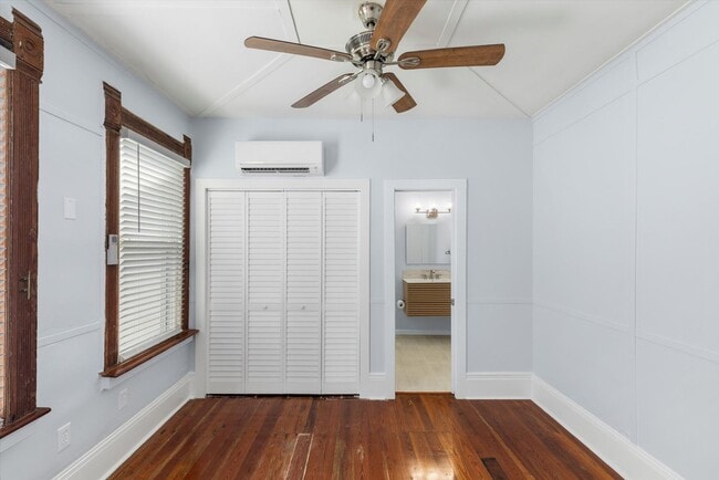 Building Photo - 532 Fleming St