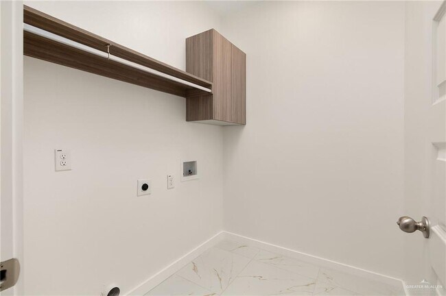 Building Photo - 17 Bicentennial Blvd