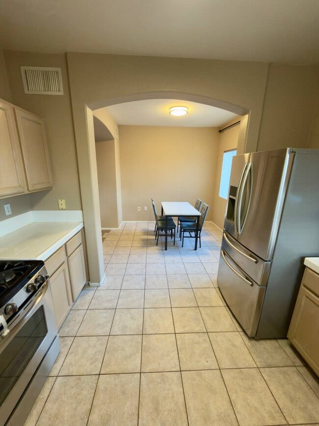 Building Photo - 2152 Jasper Bluff St