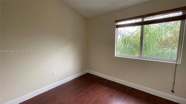 Building Photo - 6205 SW Kendale Lakes Cir