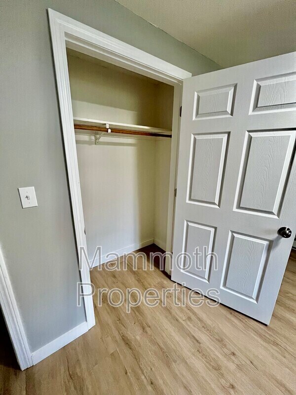 Building Photo - 9 Emerald Dr