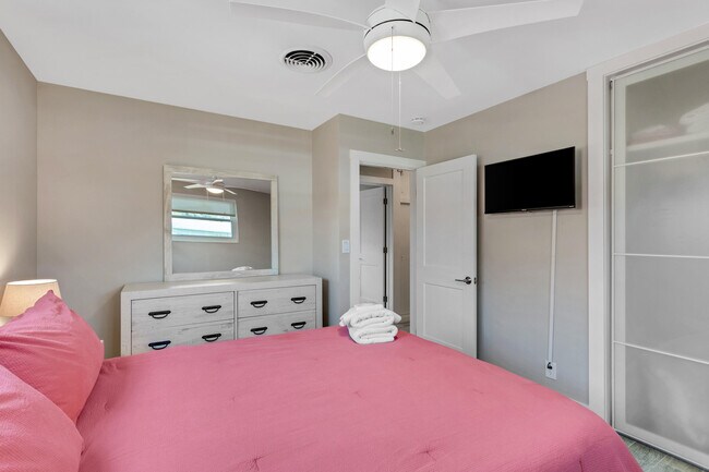 Building Photo - 47 Ridgewood Cir