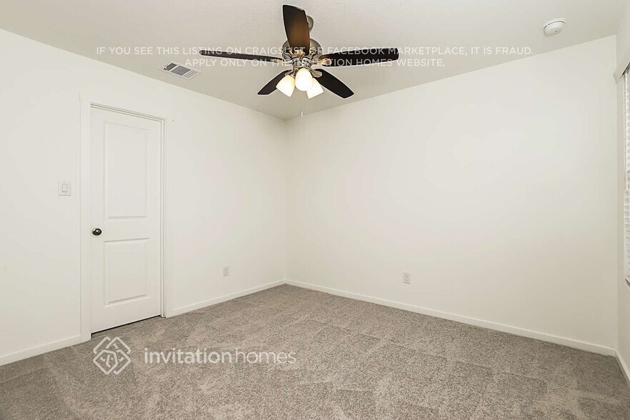 Building Photo - 3214 Roslyn Grist