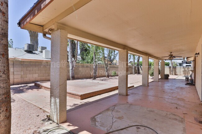 Building Photo - 4419 W Shaw Butte Dr