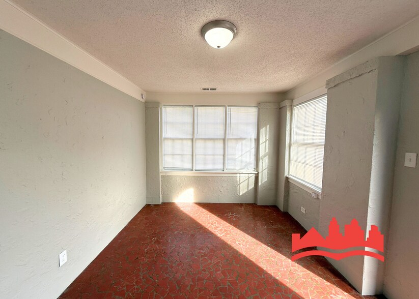 Building Photo - 2244 Cypress Cir