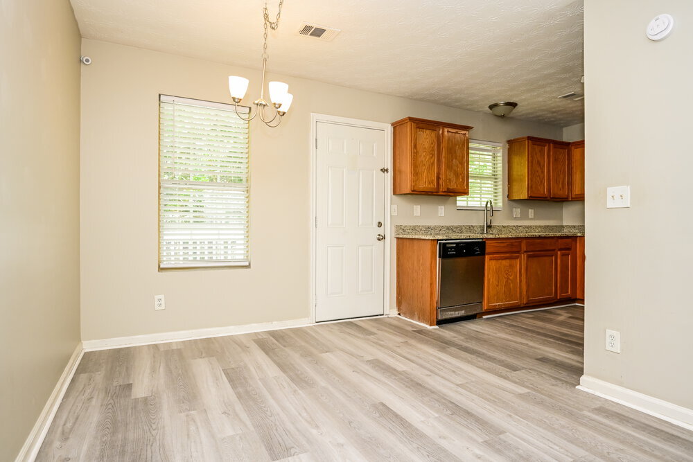 Building Photo - 2059 Oak Terrace Dr SE