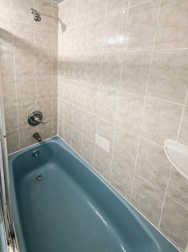 Building Photo - 90 Carlton Ave