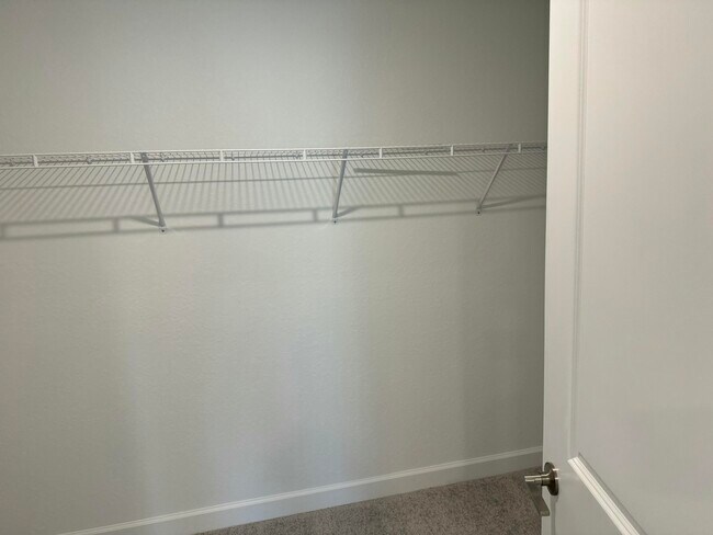 Building Photo - 10445 NW Suncrest Lp