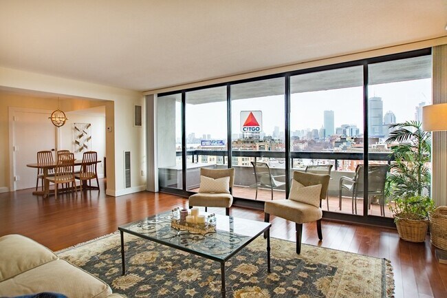 Building Photo - 32 Cherokee St