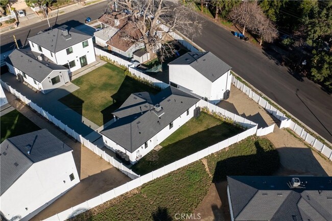 Building Photo - 13465 Bradley Ave
