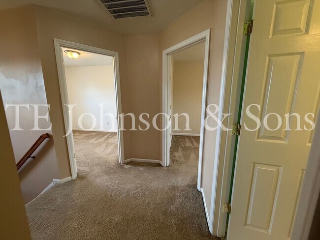 Building Photo - Charming 3-Bedroom Home with Modern Comfor...