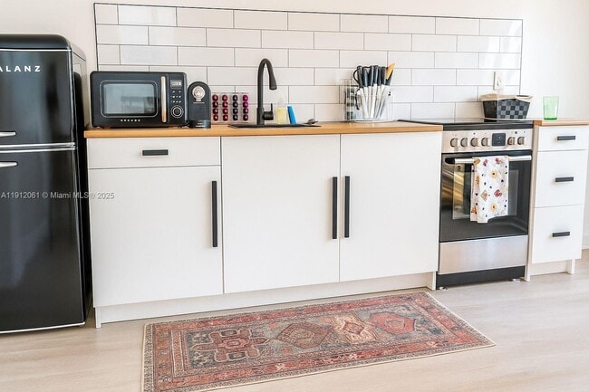 Building Photo - 301 86th St