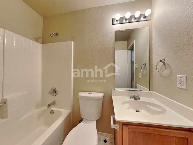 Building Photo - 721 Nancy Dr