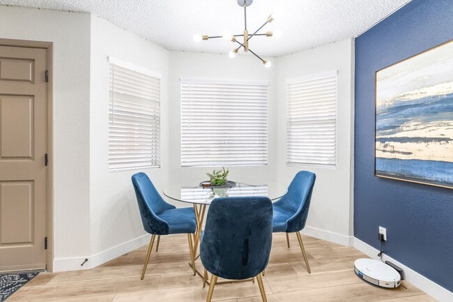 Building Photo - Modern Condo Living in Summerlin!