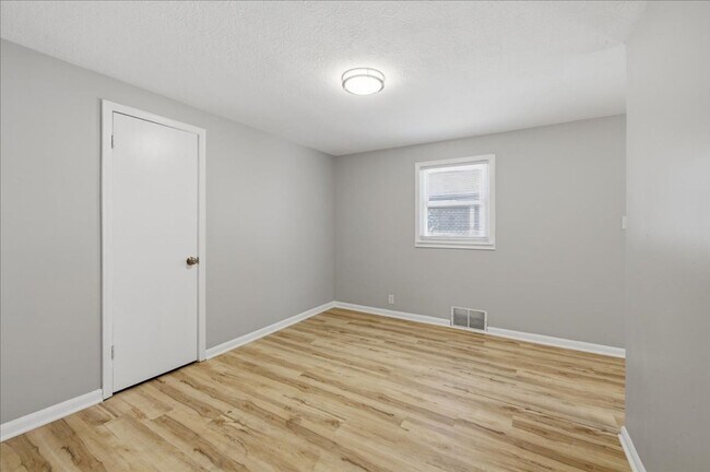 Building Photo - 5010 S Brookville Rd