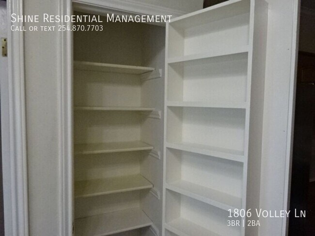 Building Photo - 1806 Volley Ln