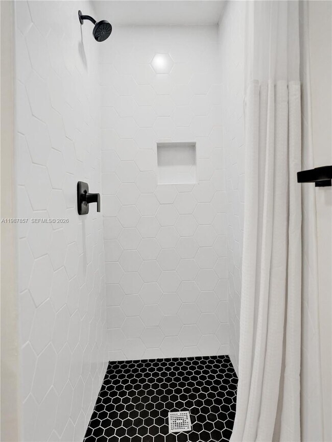 Building Photo - 932 Mandarin Isle