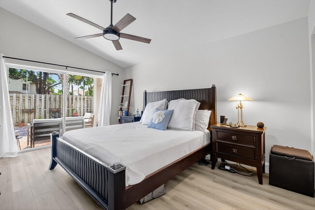 Building Photo - 1866 Capeside Cir