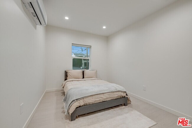 Building Photo - 8710 Chalmers Dr