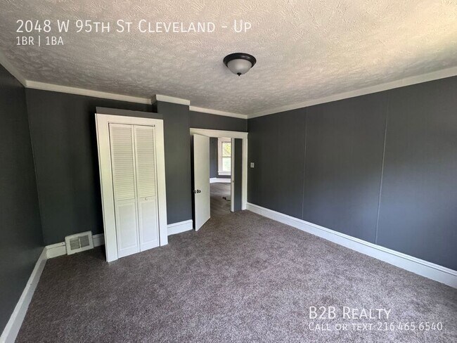 Building Photo - 2048 W 95th St