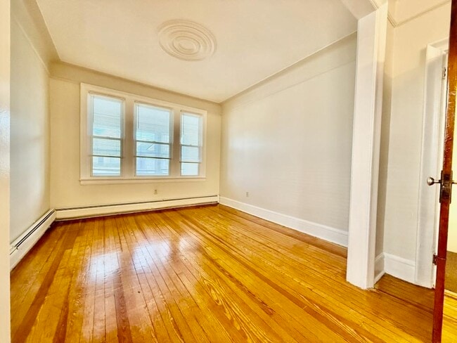 Building Photo - 315 ARMSTRONG Ave