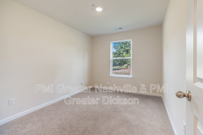 Building Photo - 305 Masters Way