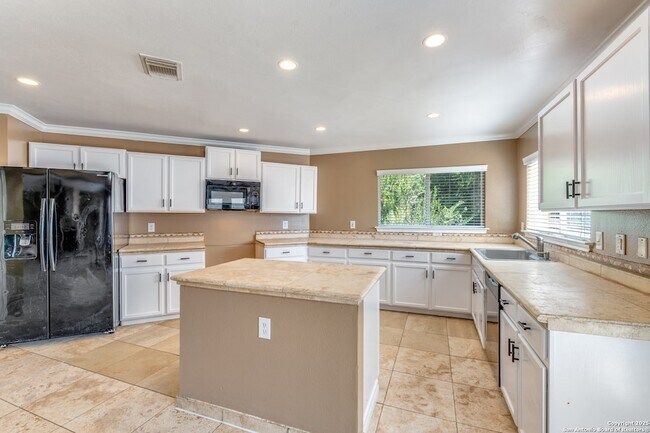Building Photo - 9631 Hillside Trail