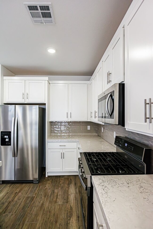 Building Photo - Brand New 4-bedroom Home