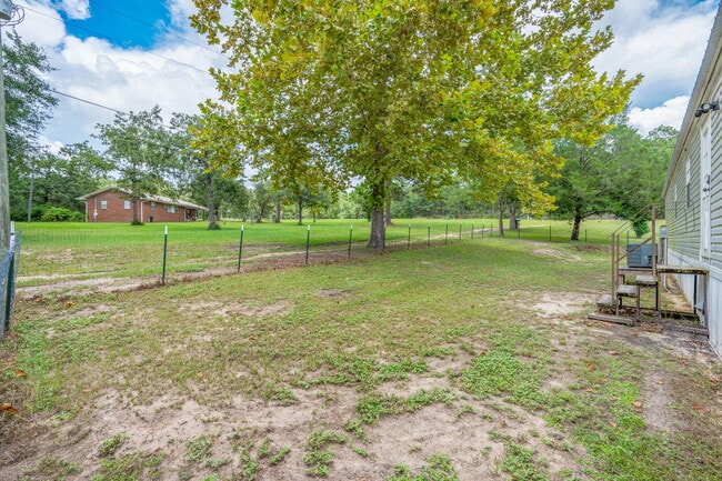 Building Photo - 2725 FL-83