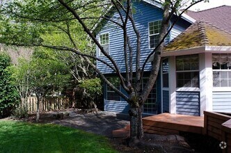 Building Photo - Traditional 4-Bedroom Home Near Microsoft ...