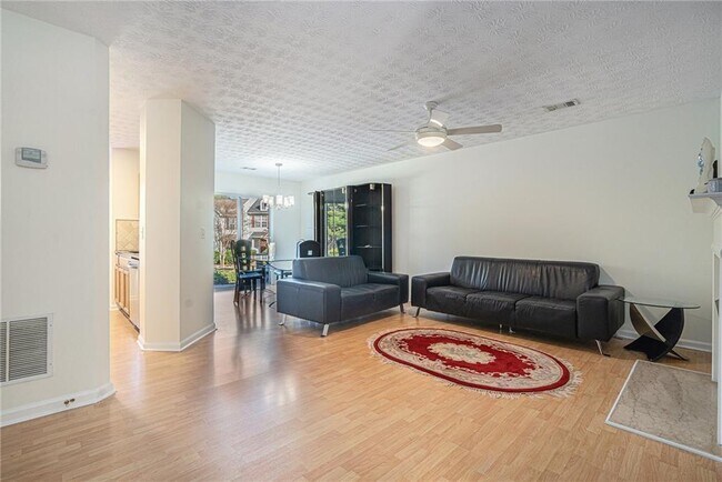 Building Photo - 2651 Waverly Hills Dr