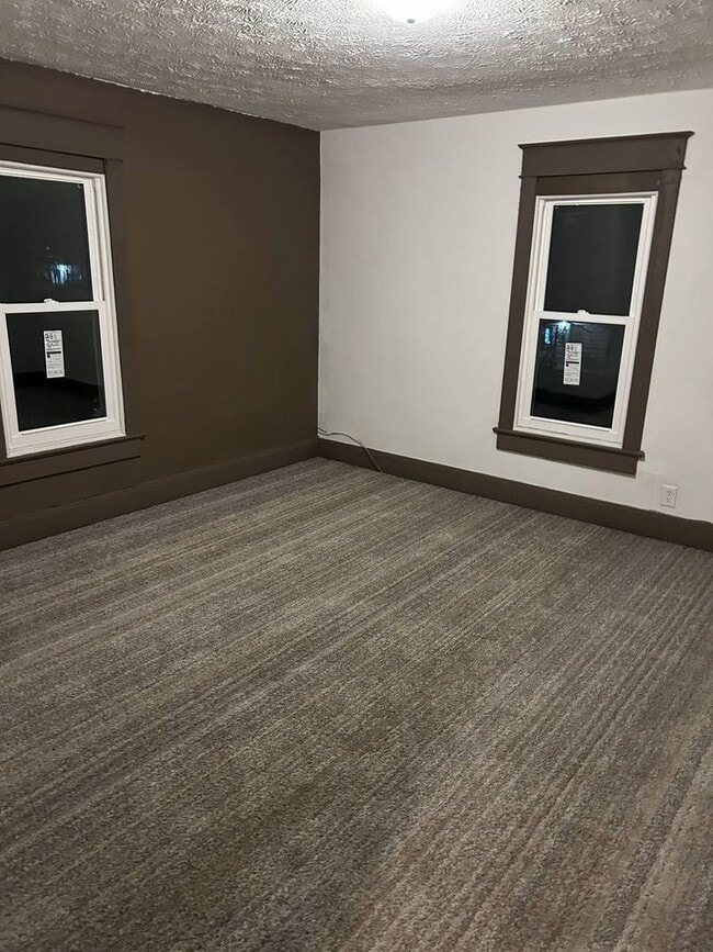 Building Photo - Spacious & Affordable 3-Bedroom Home