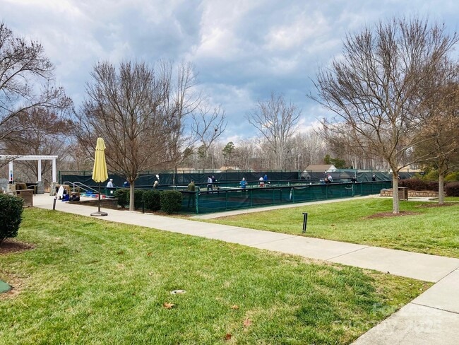 Building Photo - 6140 Pier Dr