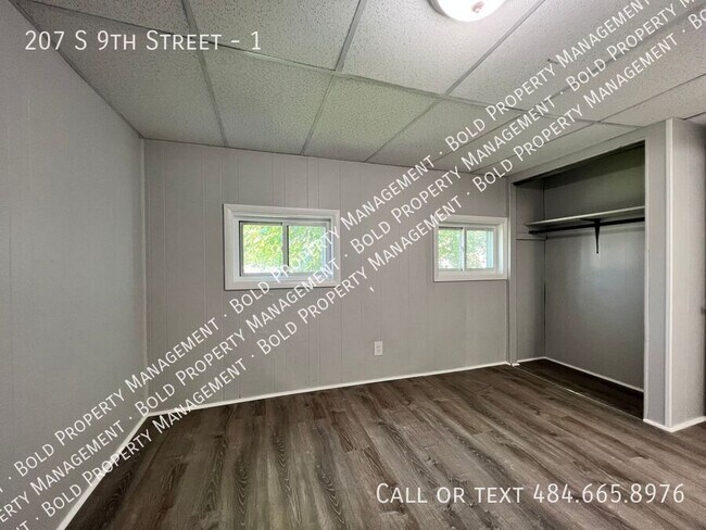 Building Photo - 207 S 9th St