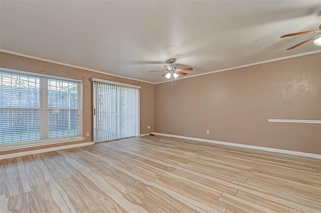 Building Photo - 2118 Straight Creek Dr