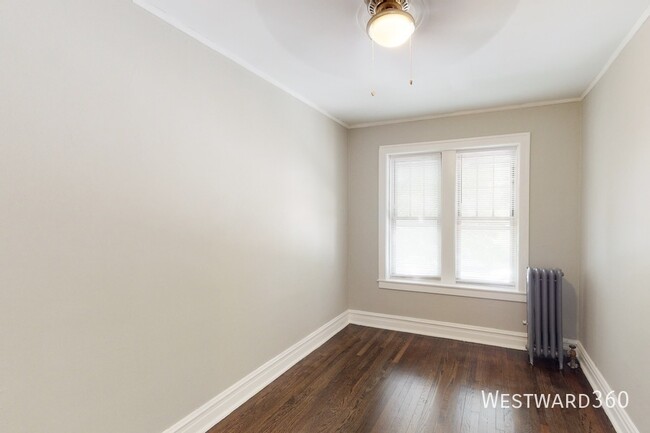 Building Photo - short term sublet