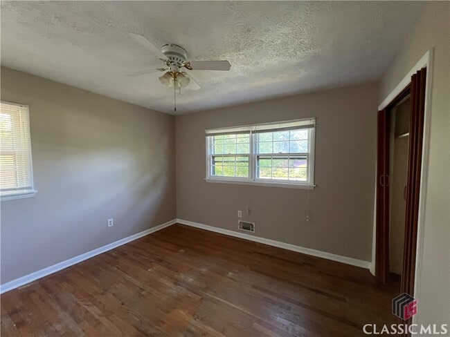 Building Photo - 510 Vincent Dr