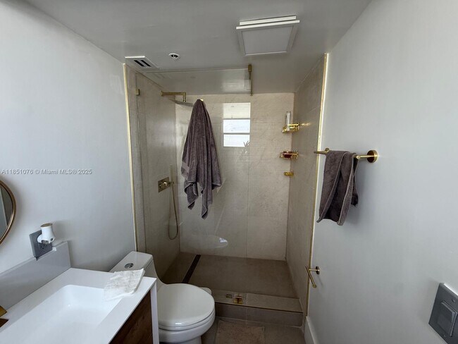 Building Photo - 2829 Indian Creek Dr