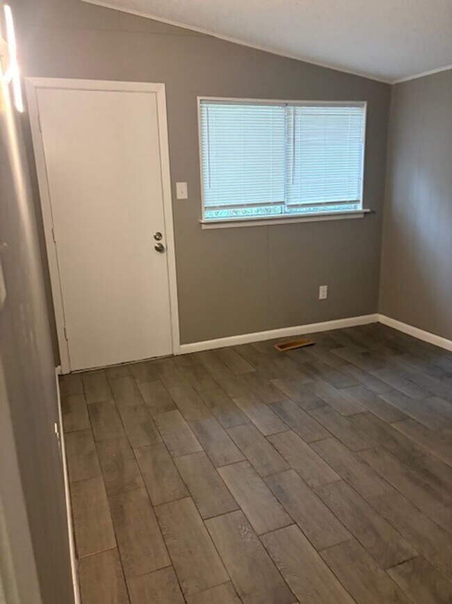 Building Photo - 428 Sierra Madre Dr