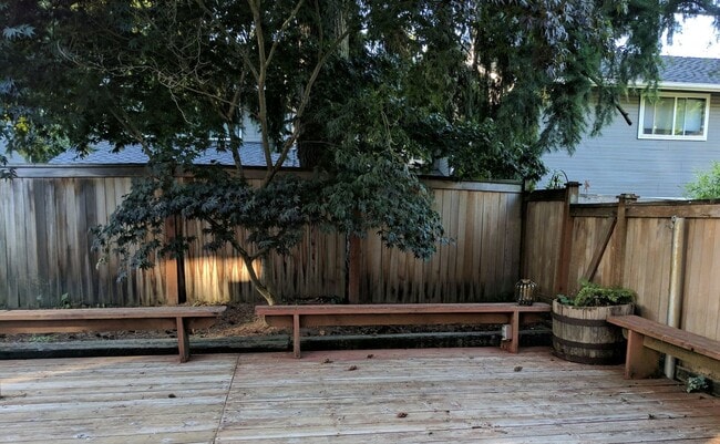 Building Photo - 2Bd/1.5Ba Kirkland Condo