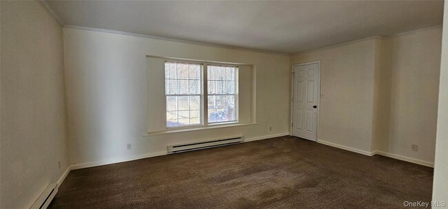 Building Photo - 323 Cushetunk Dr
