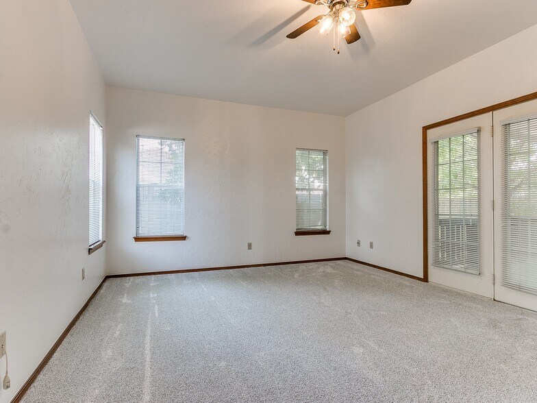 Building Photo - 6439 Masons Dr