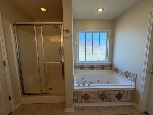Building Photo - 350 Beasley Dr