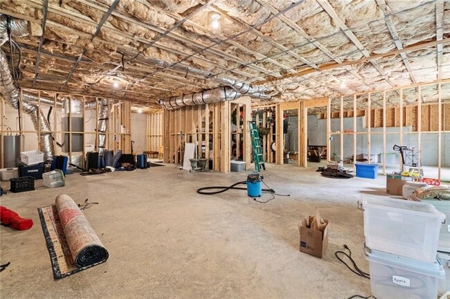 Building Photo - 175 STONELEDGE TRCE N