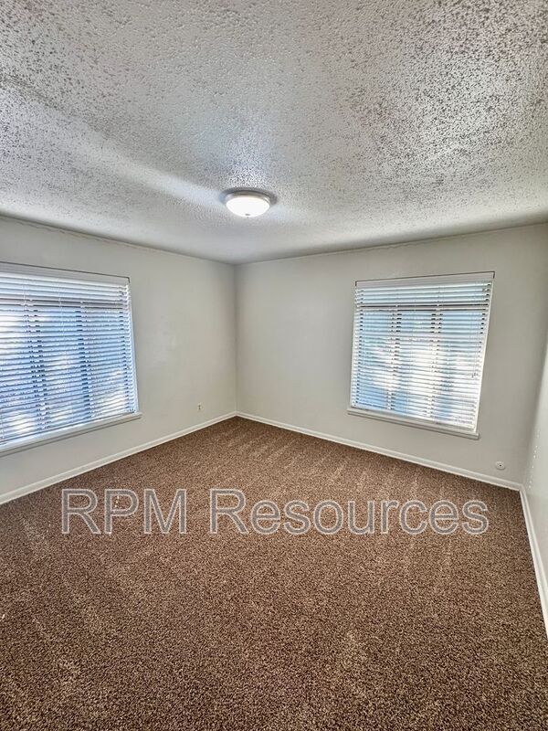 Building Photo - 4416 NW 44th St